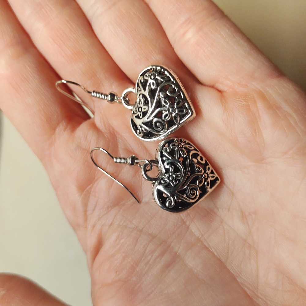 BOGO! NEW! 3D Puffy Heart Open Scrolls Silver Dangle Earrings - Picture 9 of 12